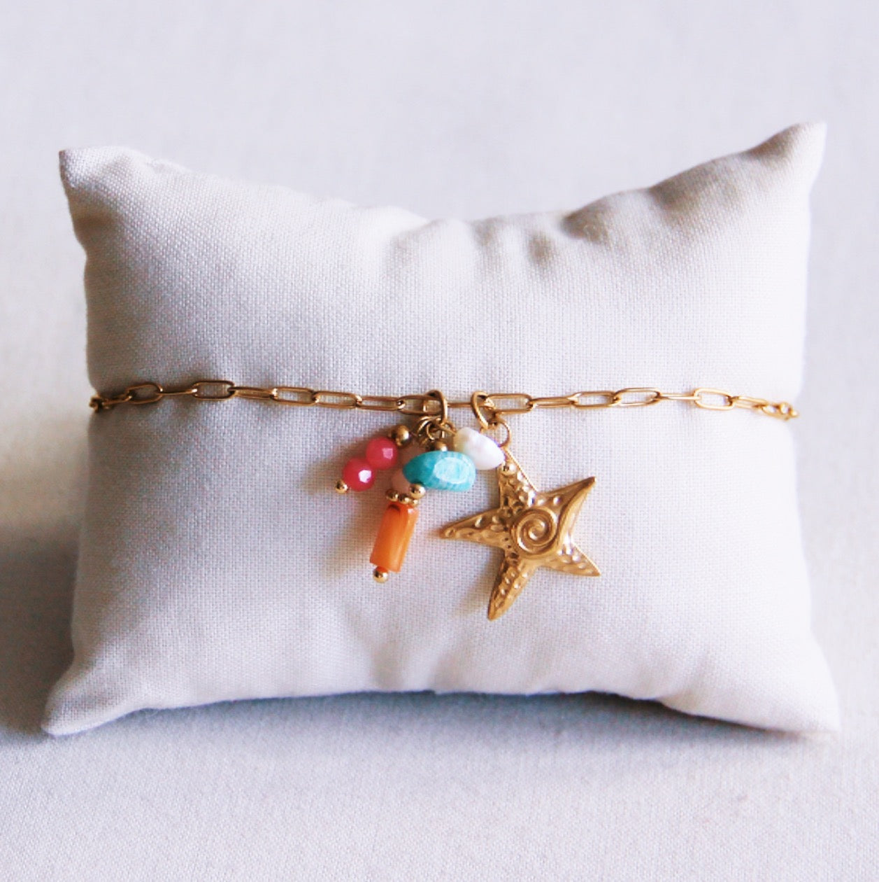 Modeschmuck mit Cluster von Edelsteinen und Sommerlaune