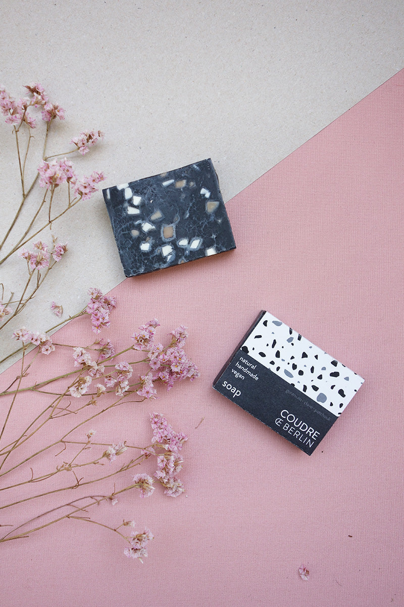 Handgefertigte Seife „Terrazzo“ schwarz